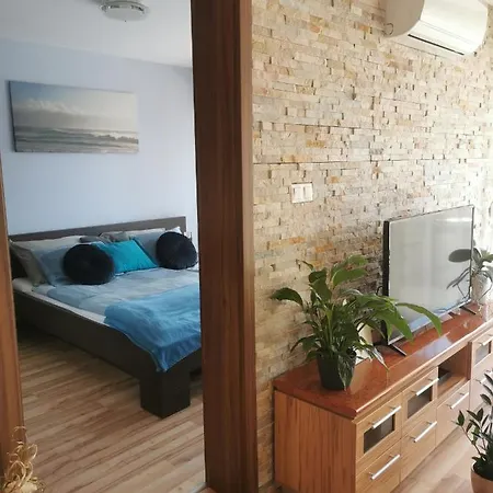 Silver Apartment *
